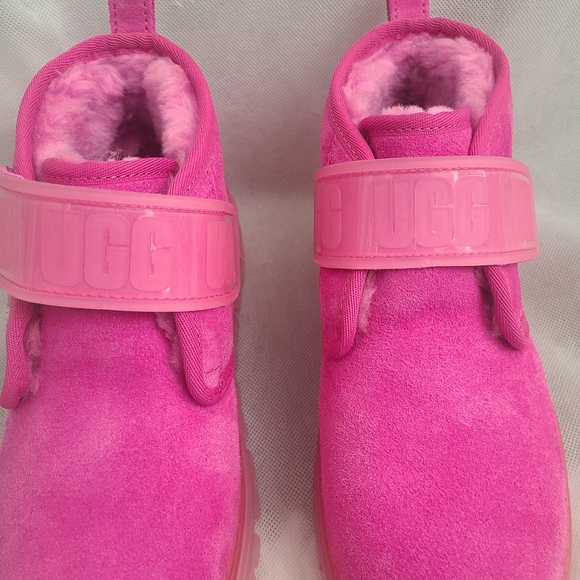 SOLD!!!UGG Women's Neumel Clear Ankle Boots Size 7 - Picture 4 of 8